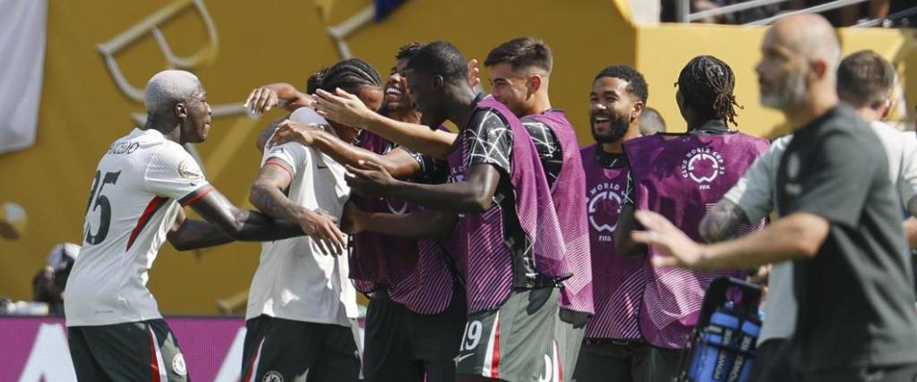 El brasileño Joao Pedro marcó dos golazos para la victoria de los ‘Blues’ en el duelo ante Fluminense. El brasileño Joao Pedro marcó dos golazos para la victoria de los ‘Blues’ en el duelo ante Fluminense.