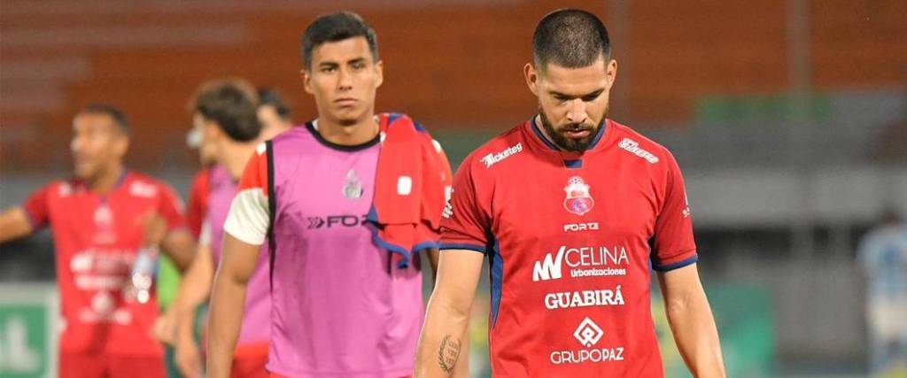 El equipo azucarero venía de vencer a Blooming. Ante Aurora mostró su peor versión en la era Straccia. El equipo azucarero venía de vencer a Blooming. Ante Aurora mostró su peor versión en la era Straccia.