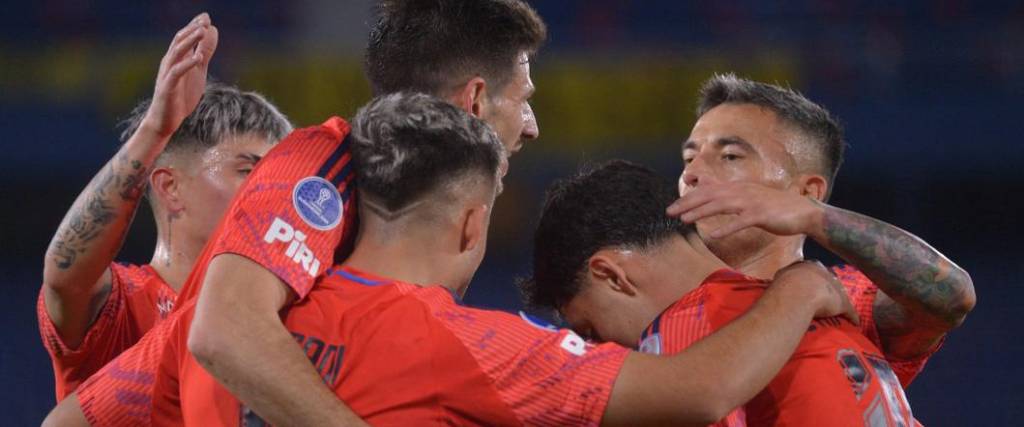 El equipo chileno selló su clasificación a octavos de final de la Sudamericana, pese a caer ante Guaraní. El equipo chileno selló su clasificación a octavos de final de la Sudamericana, pese a caer ante Guaraní.