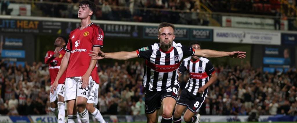 El equipo dirigido por Ruben Amorim fue eliminado por el Grimsby Town de la cuarta división inglesa. El equipo dirigido por Ruben Amorim fue eliminado por el Grimsby Town de la cuarta división inglesa.