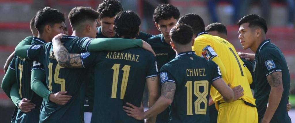 Bolivia estrenará su camiseta de color blanco con detalles negros y dorados en el duelo ante Colombia. Bolivia estrenará su camiseta de color blanco con detalles negros y dorados en el duelo ante Colombia.