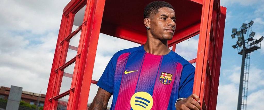 El delantero inglés llegó al equipo azulgrana a préstamo por una temporada desde el Manchester United. El delantero inglés llegó al equipo azulgrana a préstamo por una temporada desde el Manchester United.