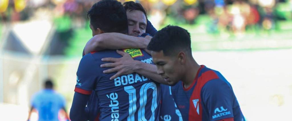 El paraguayo Bobadilla marcó el único tanto del compromiso en el estadio Jesús Bermúdez de Oruro. El paraguayo Bobadilla marcó el único tanto del compromiso en el estadio Jesús Bermúdez de Oruro.
