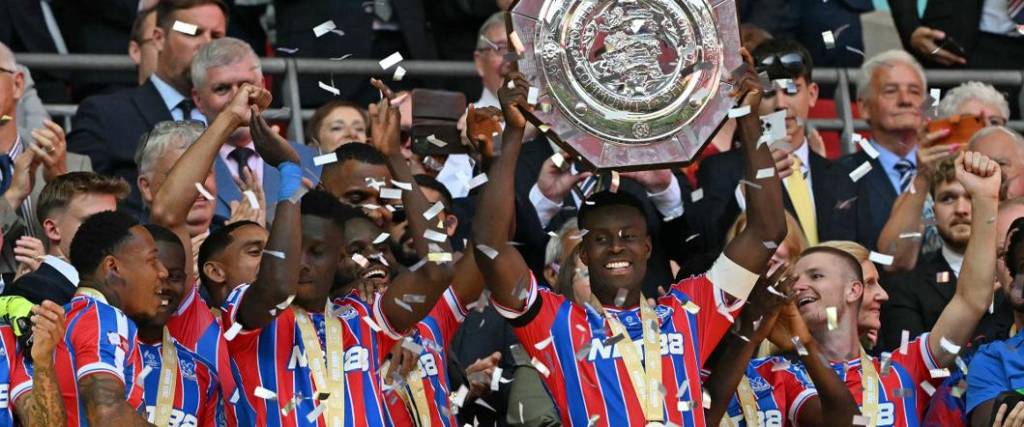 Las ‘Águilas’ lograron una victoria por 3-2 en penales para vencer al Liverpool en la Community Shield. Las ‘Águilas’ lograron una victoria por 3-2 en penales para vencer al Liverpool en la Community Shield.