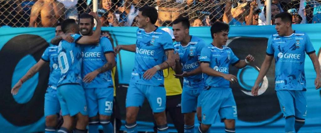 El conjunto celeste logró una victoria por la mínima diferencia gracias a un tanto de Martín Alaniz. El conjunto celeste logró una victoria por la mínima diferencia gracias a un tanto de Martín Alaniz.