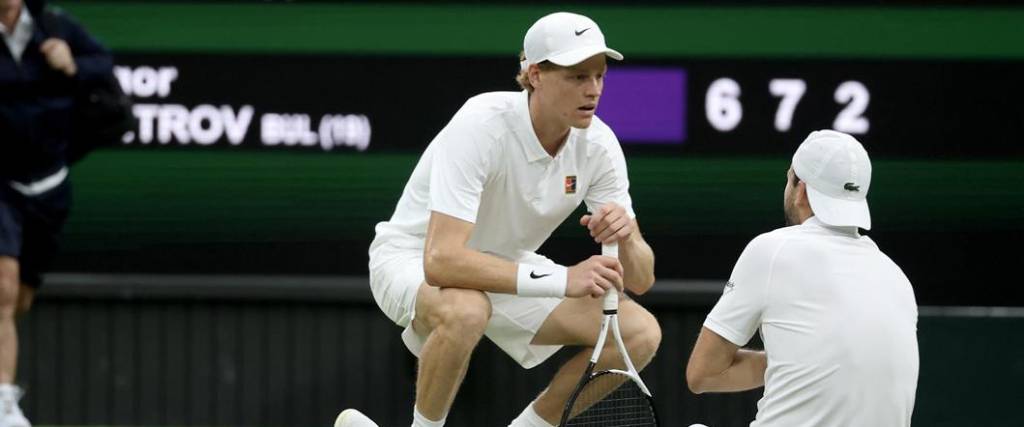 El tenista italiano avanzó a cuartos de final en Wimbledon porque Grigor Dimitrov abandonó por lesión. El tenista italiano avanzó a cuartos de final en Wimbledon porque Grigor Dimitrov abandonó por lesión.
