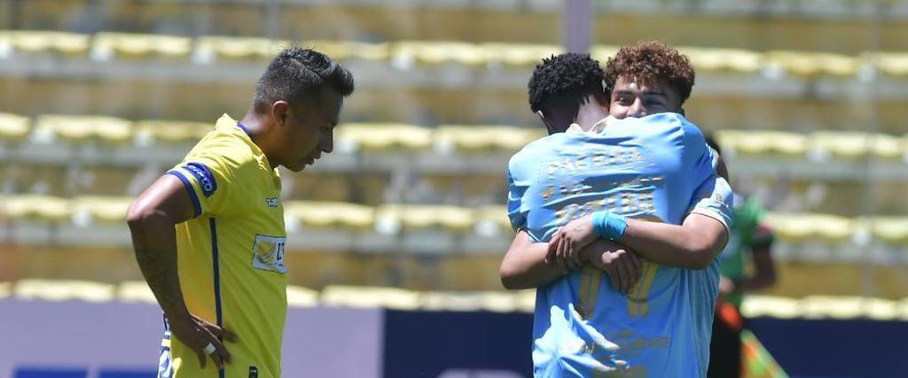 El club Bolívar enfrenta a ABB en La Paz. El club Bolívar enfrenta a ABB en La Paz.