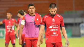 Guabirá jugó su peor partido en la era Straccia tras ser goleado por Aurora Guabirá jugó su peor partido en la era Straccia tras ser goleado por Aurora