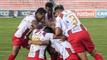 Independiente sigue con vida en el torneo por series tras golear a Tomayapo Independiente sigue con vida en el torneo por series tras golear a Tomayapo