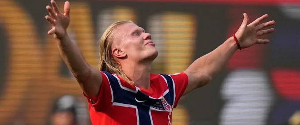 Erling Haaland es uno de los goleadores del Mundial y es la principal figura de Noruega.
