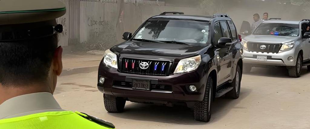 El momento cuando el presidente Rodrigo Paz arriba al estadio Tahuichi Aguilera