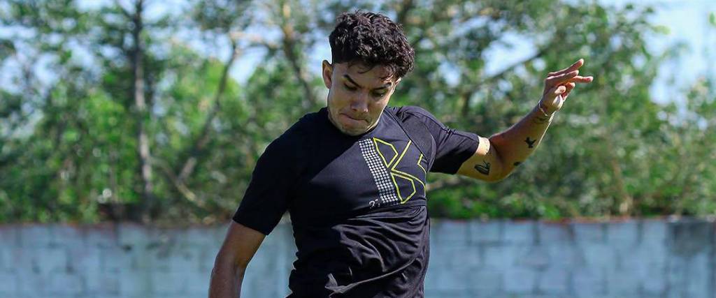 Franz Gonzales, mediocampista de Oriente Petrolero. 