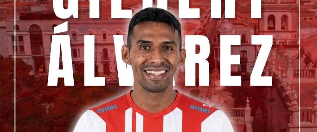 El delantero Gilbert Álvarez, con la camiseta de Independiente de Sucre. 