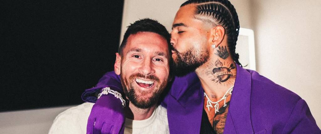 El jugador Lionel Messi junto a Maluma.