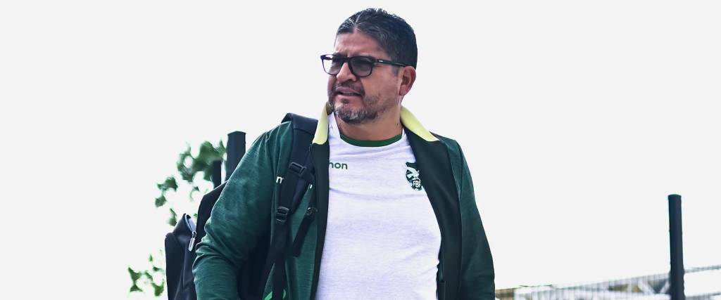 Óscar Villegas, entrenador de la selección boliviana.
