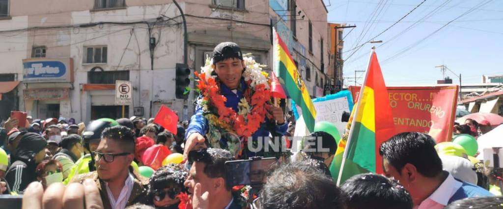 Garubay llegó este jueves a su natal Oruro