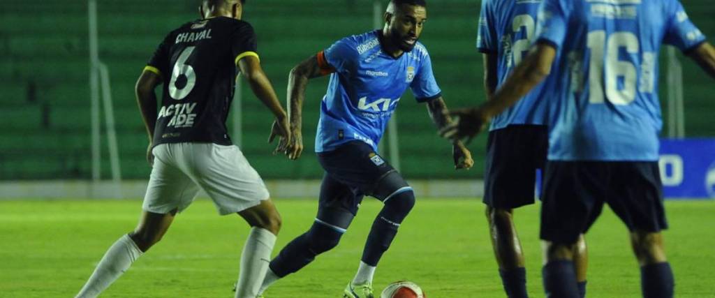 Rafinha se despidió de Blooming tras seis temporadas con la camiseta celeste