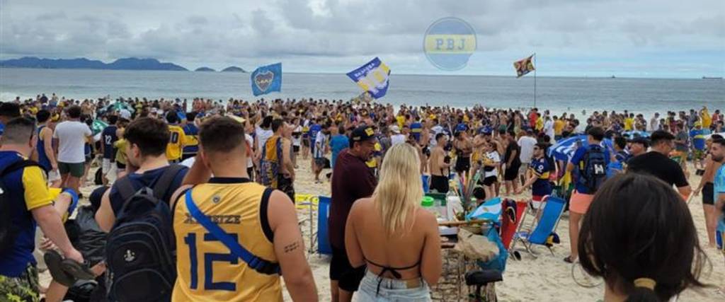 Los hinchas de Boca habían tomado las playas de Copacabana