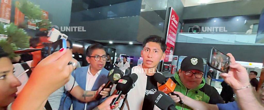 Miguelito Terceros en su arribo a Monterrey