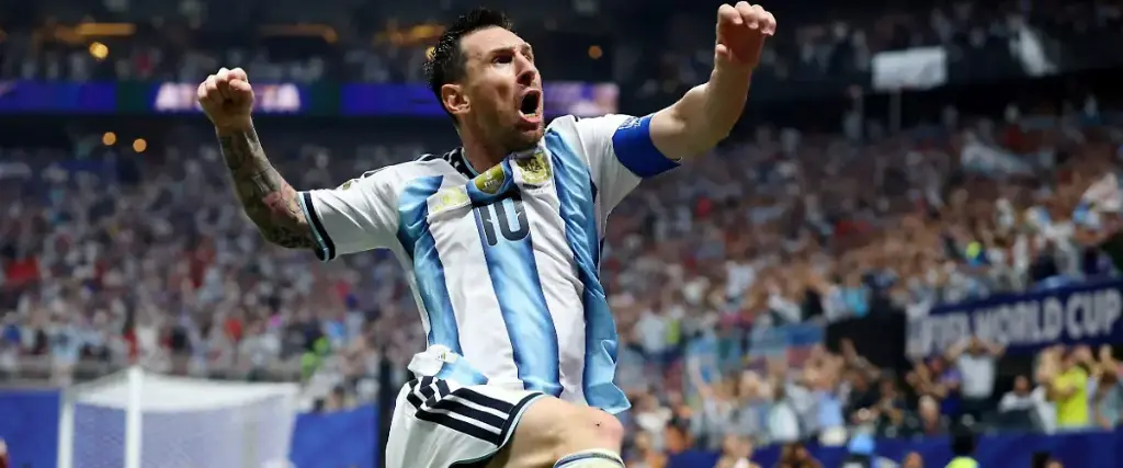 Lionel Messi celebra su anotación en el partido contra Egipto, por octavos de final del Mundial 2026.