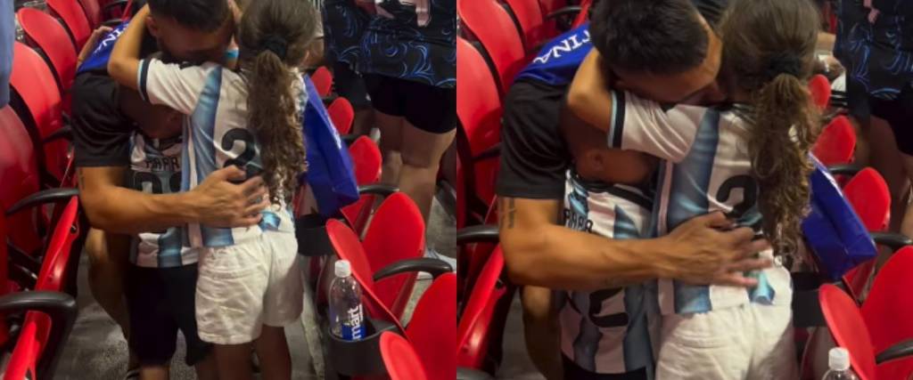 Lautaro Martínez celebrando la victoria de Argentina junto a sus hijos. 