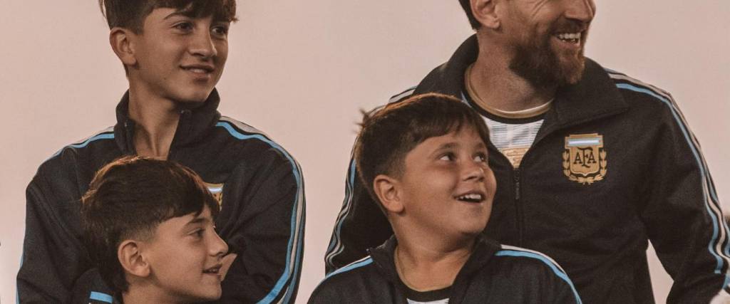 Messi junto a sus hijos 