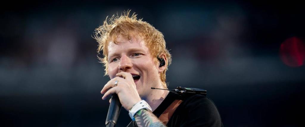 Ed Sheeran, canta para la Selección de Inglaterra. 