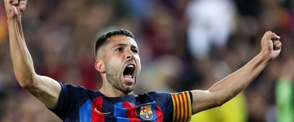 Jordi Alba celebra en un duelo de su equipo.