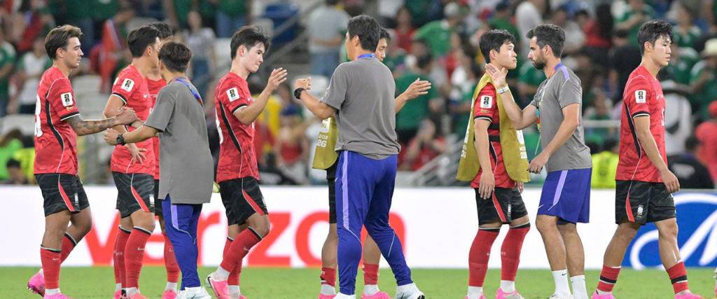 Jugadores de Corea del Sur se marchan tras eliminación del Mundial 2026.