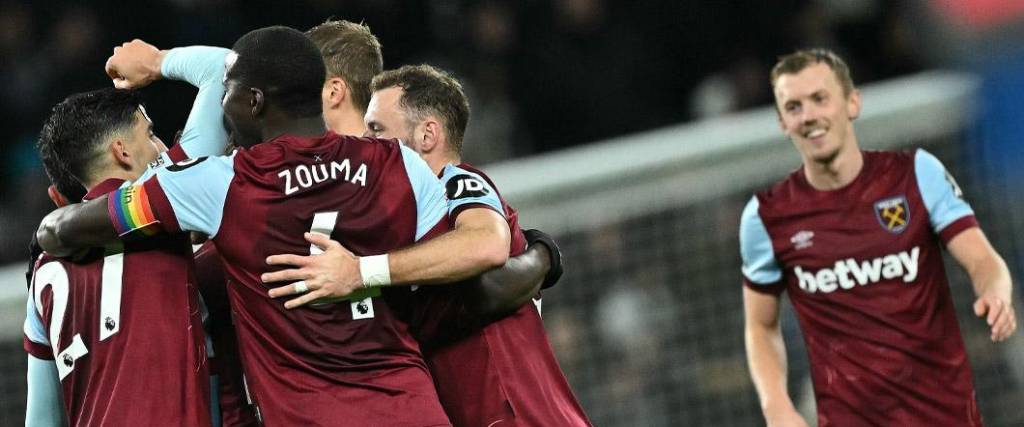 Los jugadores del West Ham terminaron festejando la victoria en condición de visitante ante los ‘Spurs’