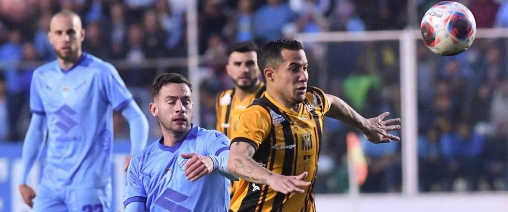 Bolívar y The Strongest tendrán que adaptarse al calendario de la FBF, ya que jugarán la Copa Libertadores.