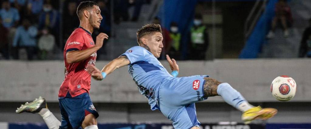 Aviadores y académicos se enfrentaron en Cochabamba con triunfo de los rojos por 3-1 en la Copa.