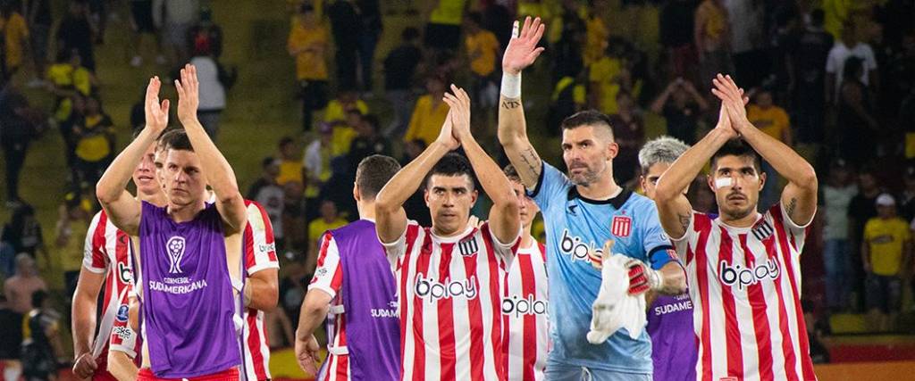 Estudiantes perdió ante Barcelona de Ecuador por la Copa Sudamericana y luego hizo el retorno a Argentina.