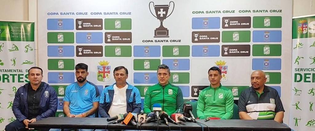 En la conferencia de lanzamiento estuvo presente los técnicos de ambos equipos, además de Gastón Rodríguez y Hugo Dorrego.