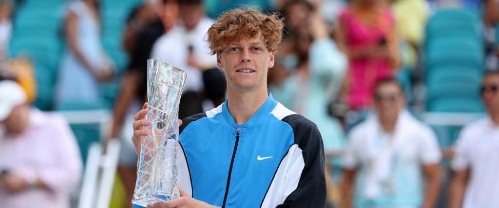 El joven tenista italiano, de 22 años, se coronó por primera vez campeón del Masters 1000 de Miami.