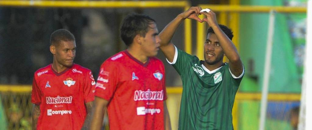 ’Ricky’ Áñez anotó el segundo tanto de Oriente para doblegar a Wilstermann en el estadio Tahuichi.
