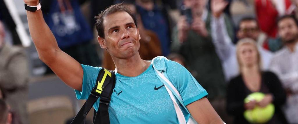 El tenista español tuvo una emotiva despedida de Roland Garros por parte de los fanáticos que fueron a verlo.
