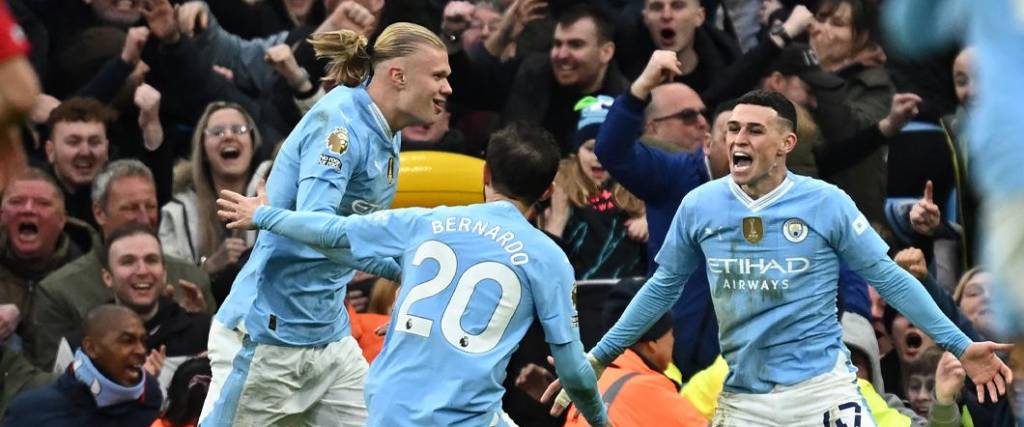 Erling Haaland anotó el tercer gol del Manchester City para la victoria sobre el United en la Premier League