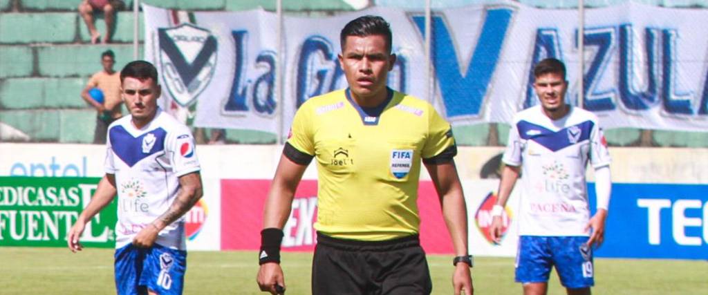 El árbitro que fue suspendido en la División Profesional, dirigió la primera final de la Copa Simón Bolívar.