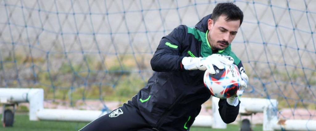 Todo apunta a que el portero del líder del campeonato seguirá ocupando la plaza de titular en la Verde.