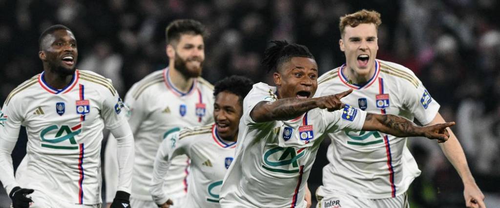 El equipo de Lyon logró la clasificación a la siguiente instancia de la Copa de Francia a través de penales.