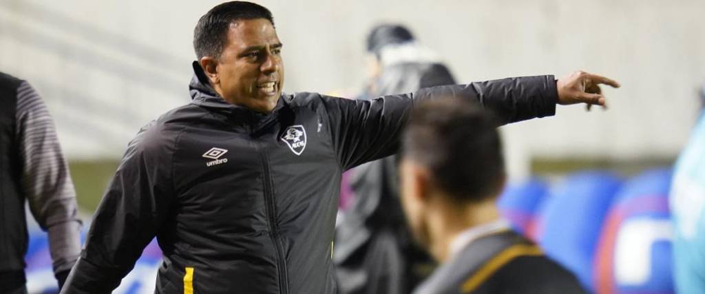 El entrenador venezolano podría continuar su carrera en el fútbol colombiano tras su paso por Aucas.