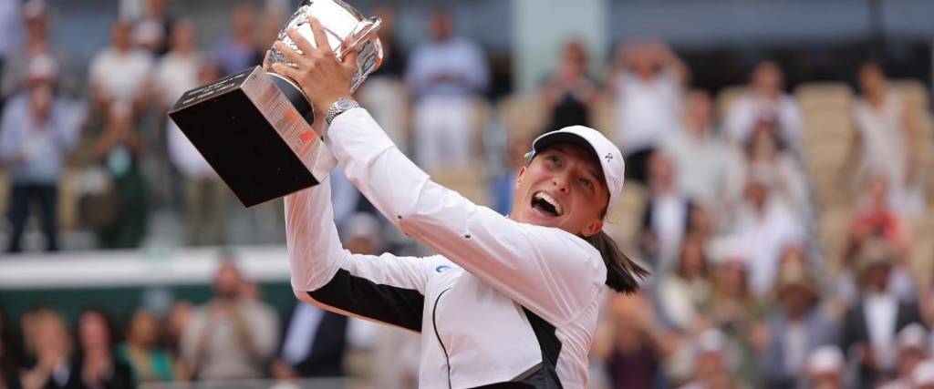 La tenista polaca, número uno del mundo, ganó por tercera vez el Roland Garros en una final de alto nivel.