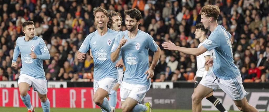 El equipo gallego se impuso por 1-3 en condición de visitante al Valencia para avanzar de fase en la Copa.