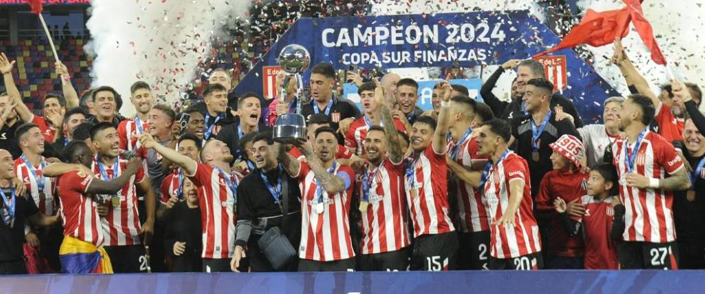 Estudiantes de La Plata se consagró campeón tras vencer a Vélez en la final de la Copa de la Liga.