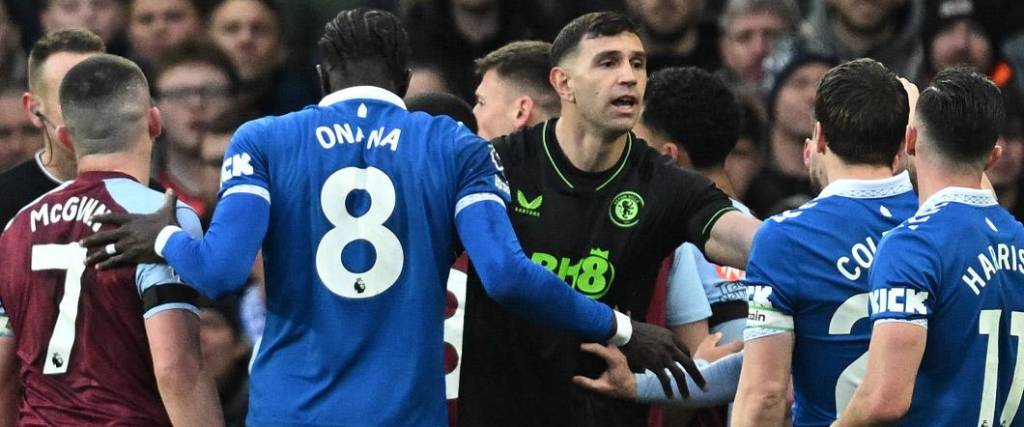 El portero campeón del mundo protagonizó una gran tapada para mantener su arco en cero ante el Everton.