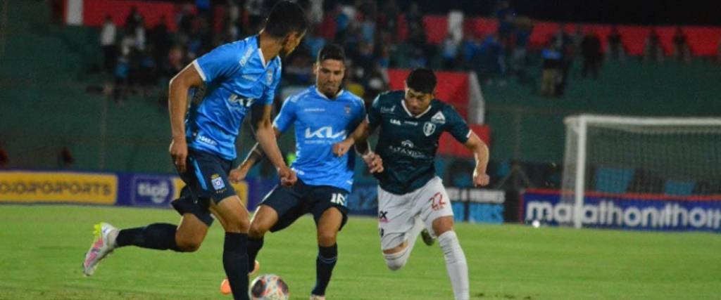 Los celestes no pudieron vencer Tomayapo en un flojo partido por parte de ambos equipos.