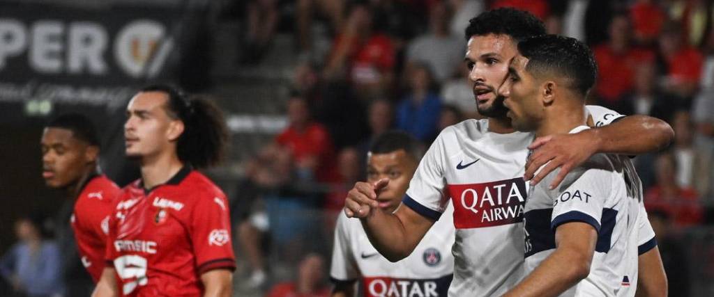 El equipo parisino logró una victoria en condición de visitante ante el Rennes.