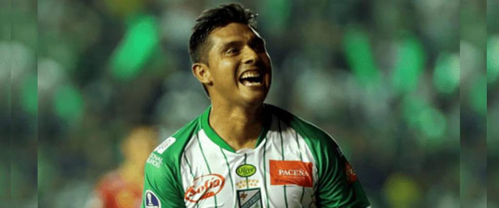 Castillo es el goleador histórico de Oriente Petrolero con 148 anotaciones. Fue campeón con el equipo en 2001.