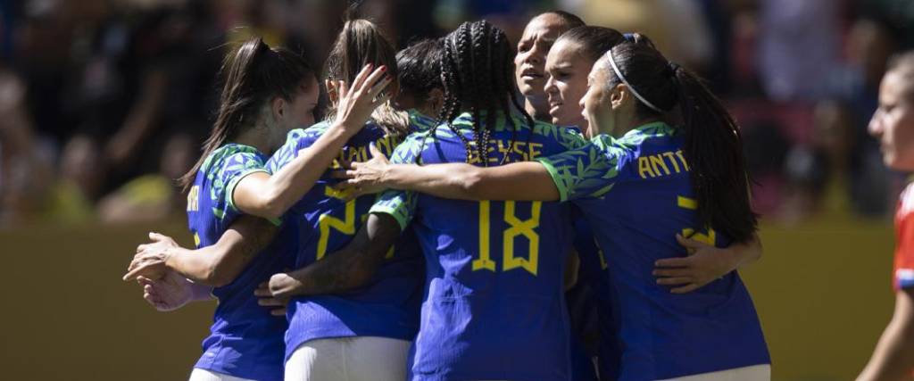 La selección brasileña venció a la Roja en su último amistoso antes de partir a la Copa del Mundo femenina.